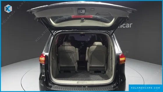 KIA CARNIVAL 9-SEATER PRESTIGE