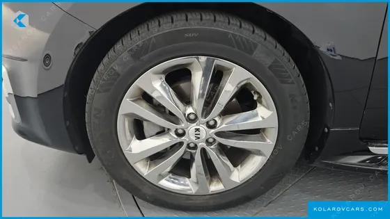 KIA CARNIVAL 9-SEATER NOBLESSE