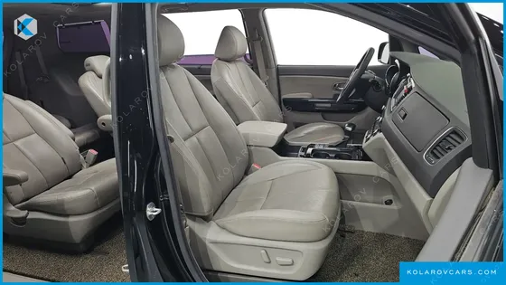 KIA CARNIVAL 9-SEATER NOBLESSE