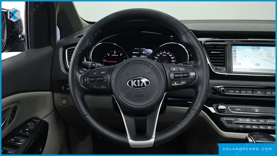 KIA CARNIVAL 9-SEATER NOBLESSE