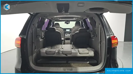KIA CARNIVAL 9-SEATER NOBLESSE