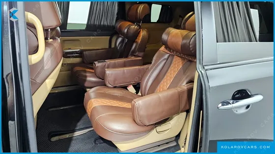 KIA CARNIVAL 9-SEATER HI-LIMOUSINE
