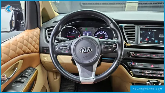 KIA CARNIVAL 9-SEATER HI-LIMOUSINE