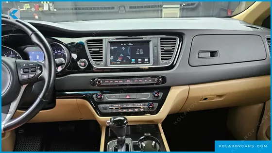 KIA CARNIVAL 9-SEATER HI-LIMOUSINE