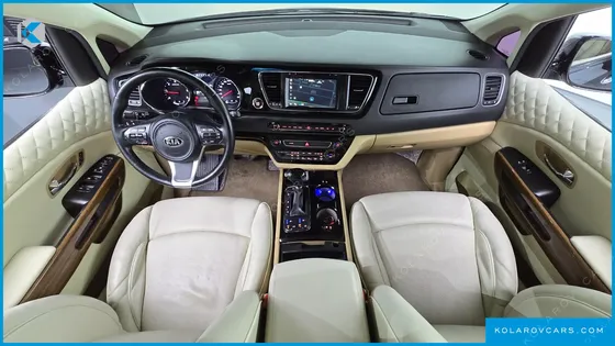 KIA CARNIVAL 9-SEATER HI-LIMOUSINE