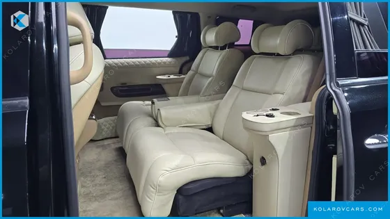 KIA CARNIVAL 9-SEATER HI-LIMOUSINE