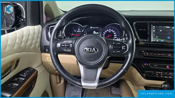 KIA CARNIVAL 9-SEATER HI-LIMOUSINE