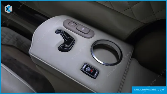 KIA CARNIVAL 9-SEATER HI-LIMOUSINE