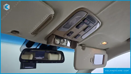 KIA CARNIVAL 9-SEATER HI-LIMOUSINE
