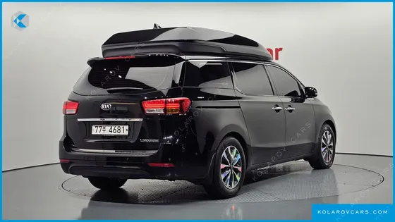 KIA CARNIVAL 11-SEATER HI-LIMOUSINE