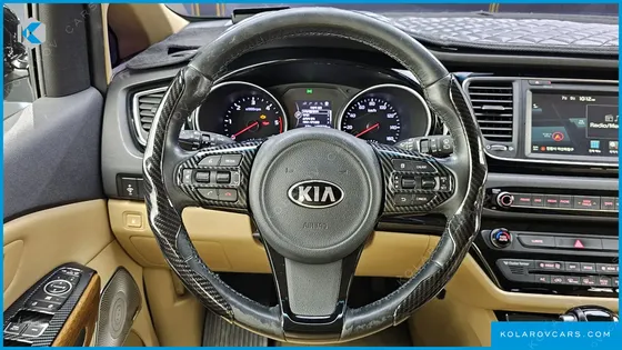 KIA CARNIVAL 11-SEATER HI-LIMOUSINE