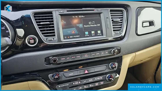 KIA CARNIVAL 11-SEATER HI-LIMOUSINE