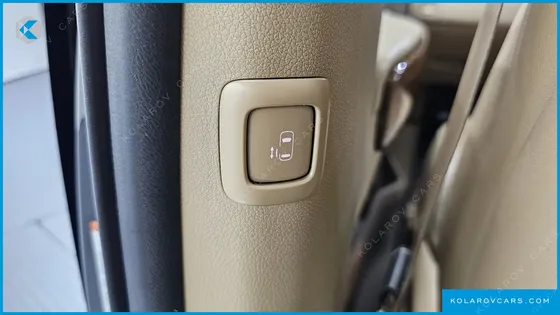 KIA CARNIVAL 11-SEATER HI-LIMOUSINE