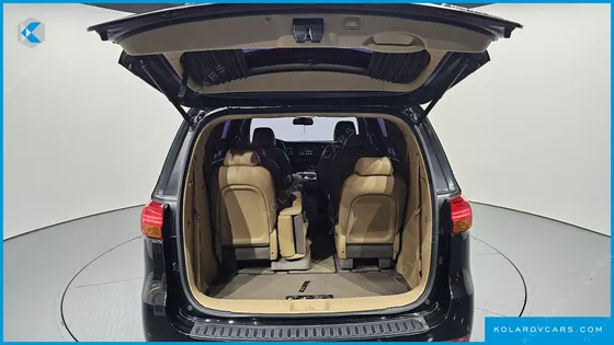 KIA CARNIVAL 11-SEATER HI-LIMOUSINE