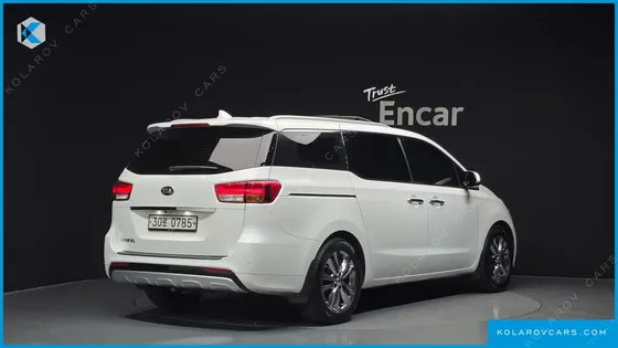 KIA CARNIVAL 9-SEATER NOBLESSE