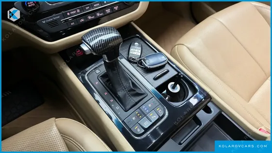 KIA CARNIVAL 9-SEATER NOBLESSE