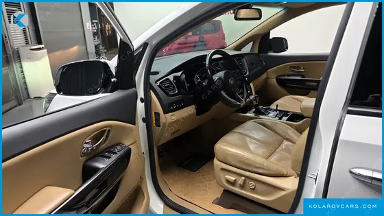 KIA CARNIVAL 9-SEATER NOBLESSE