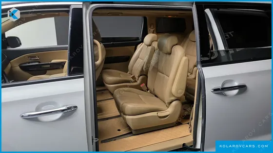 KIA CARNIVAL 9-SEATER NOBLESSE