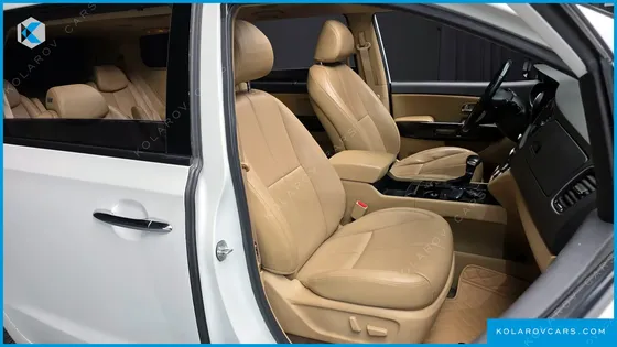 KIA CARNIVAL 9-SEATER NOBLESSE