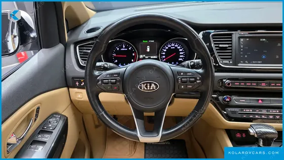 KIA CARNIVAL 9-SEATER NOBLESSE
