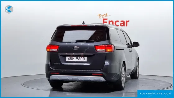 KIA CARNIVAL 9-SEATER NOBLESSE