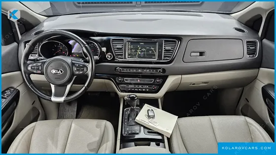 KIA CARNIVAL 9-SEATER NOBLESSE