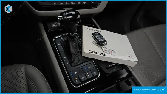KIA CARNIVAL 9-SEATER NOBLESSE