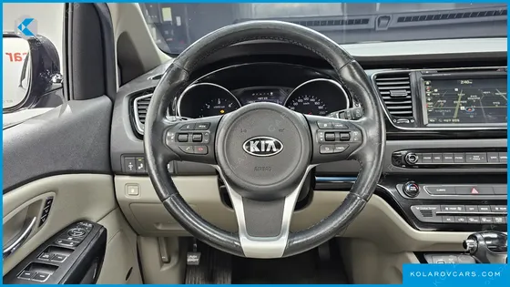 KIA CARNIVAL 9-SEATER NOBLESSE