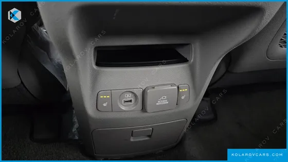KIA CARNIVAL 9-SEATER NOBLESSE
