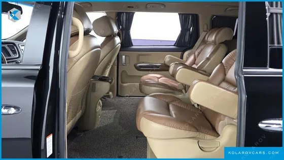 KIA CARNIVAL 9-SEATER HI-LIMOUSINE