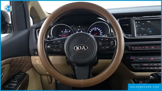 KIA CARNIVAL 9-SEATER HI-LIMOUSINE