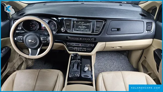 KIA CARNIVAL GASOLINE 7-SEATER LIMOUSINE