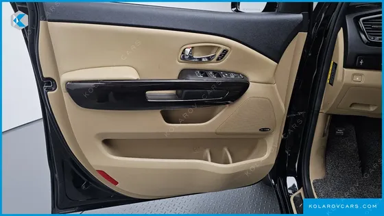 KIA CARNIVAL GASOLINE 7-SEATER LIMOUSINE