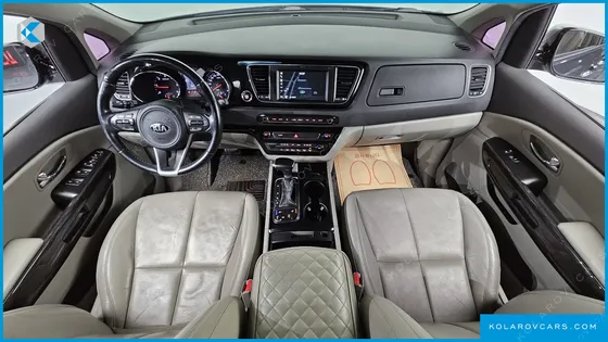 KIA CARNIVAL 7-SEATER LIMOUSINE