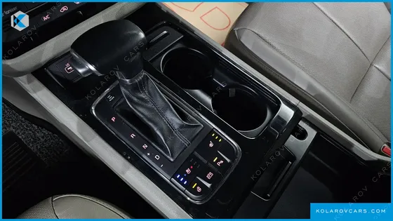 KIA CARNIVAL 7-SEATER LIMOUSINE