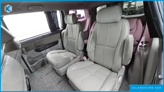KIA CARNIVAL 7-SEATER LIMOUSINE