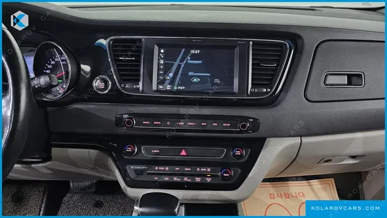 KIA CARNIVAL 7-SEATER LIMOUSINE
