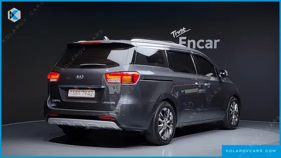 KIA CARNIVAL GASOLINE 7-SEATER LIMOUSINE