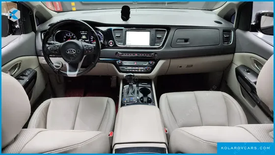 KIA CARNIVAL GASOLINE 7-SEATER LIMOUSINE