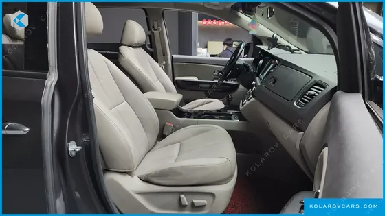 KIA CARNIVAL GASOLINE 7-SEATER LIMOUSINE
