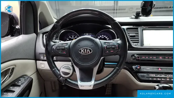 KIA CARNIVAL GASOLINE 7-SEATER LIMOUSINE