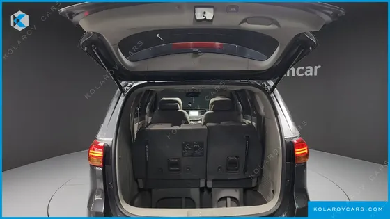 KIA CARNIVAL GASOLINE 7-SEATER LIMOUSINE