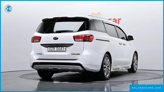 KIA CARNIVAL 7-SEATER LIMOUSINE
