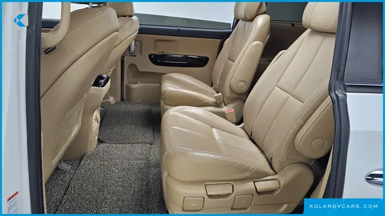 KIA CARNIVAL 7-SEATER LIMOUSINE