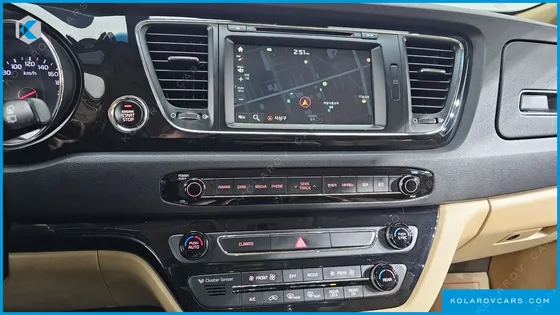 KIA CARNIVAL 7-SEATER LIMOUSINE