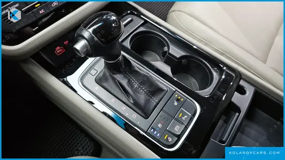 KIA CARNIVAL 9-SEATER PRESTIGE