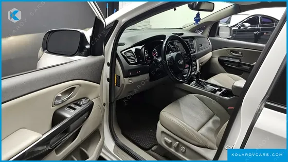 KIA CARNIVAL 9-SEATER PRESTIGE