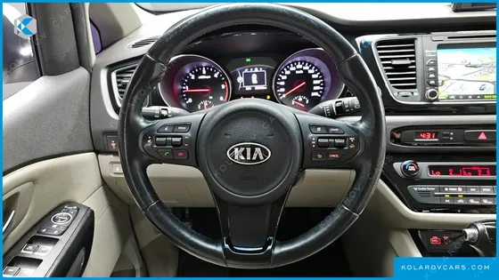KIA CARNIVAL 9-SEATER PRESTIGE