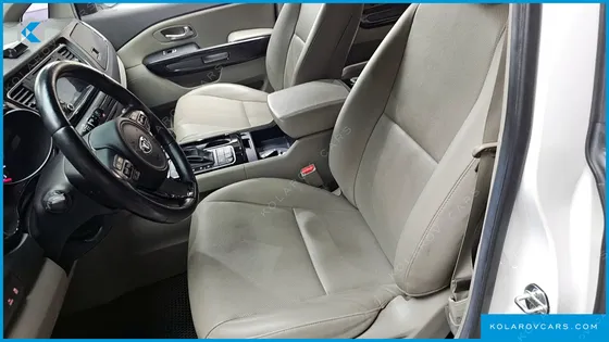 KIA CARNIVAL 9-SEATER PRESTIGE