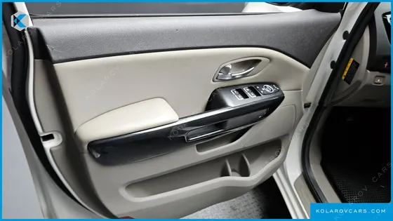 KIA CARNIVAL 9-SEATER PRESTIGE